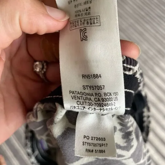 Patagonia ikat fish print baggies. Small - Picture 5 of 9